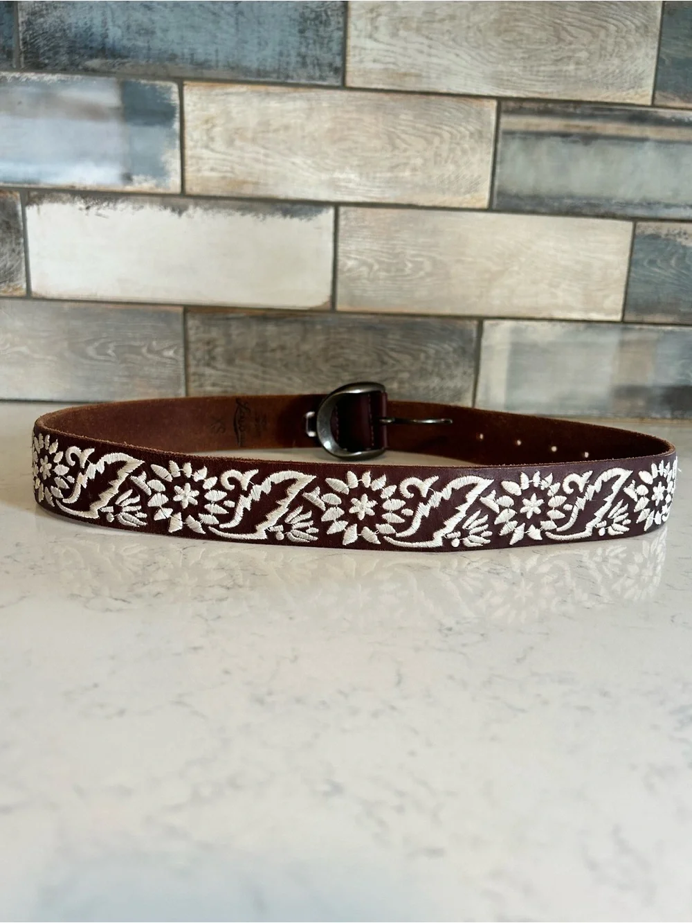 🍀Vintage Lucky Brand Dark Brown Leather Belt With White Floral Embroidery XS - Picture 3 of 11